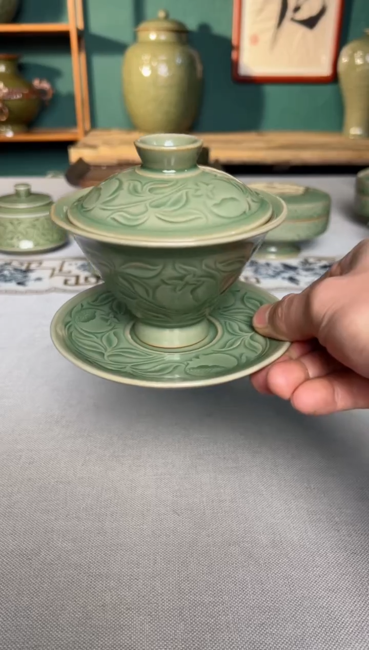 【闪购商品】其他秘色石榴纹斗笠三才盖碗