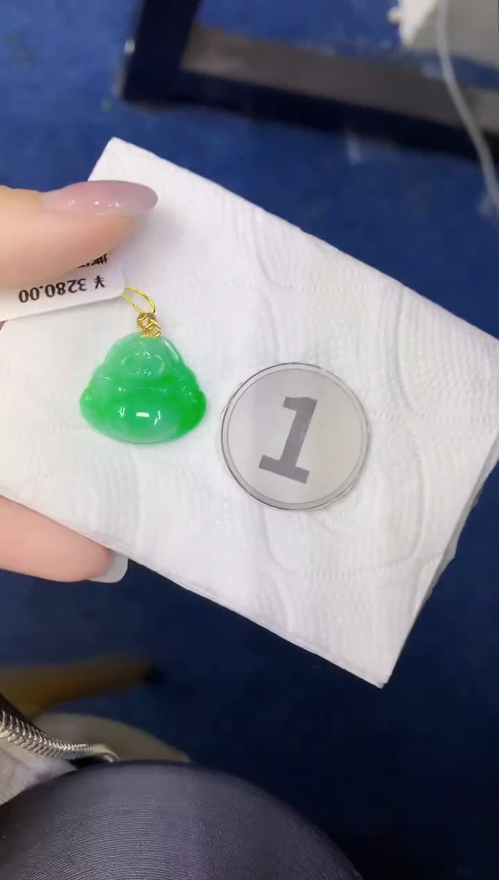 颈饰18K金镶嵌翡翠缅甸天然翡翠A货