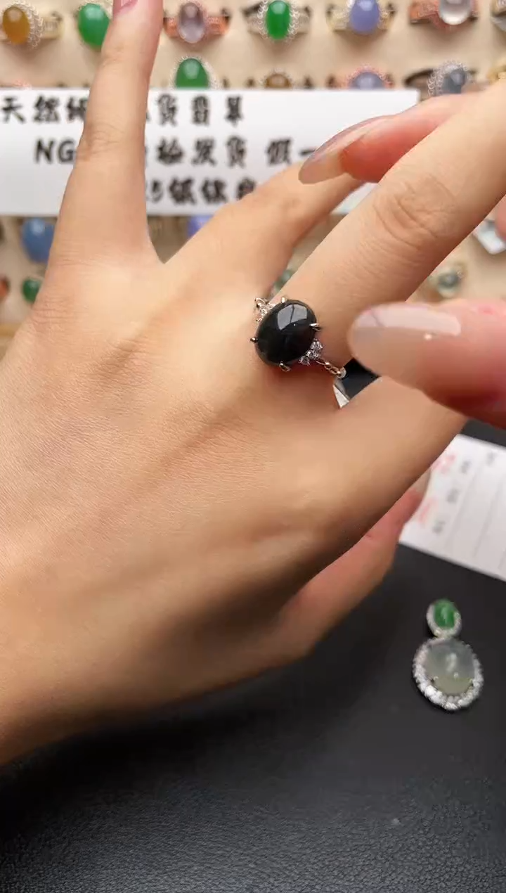 未镶嵌戒指翡翠一物一证一礼盒