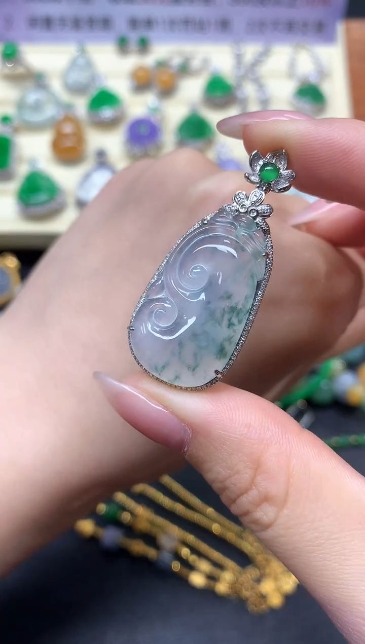 【闪购商品】翡翠吊坠(不含链)18K金镶嵌吊坠|4400+440