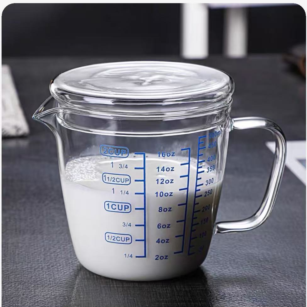 蓝色刻度带盖牛奶杯早餐杯500ml