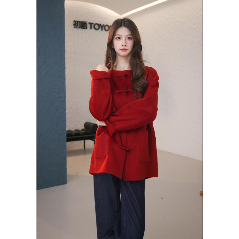 【双11好物节】初语2025秋冬厚款圆领新中式排扣红色绵羊毛毛呢外套