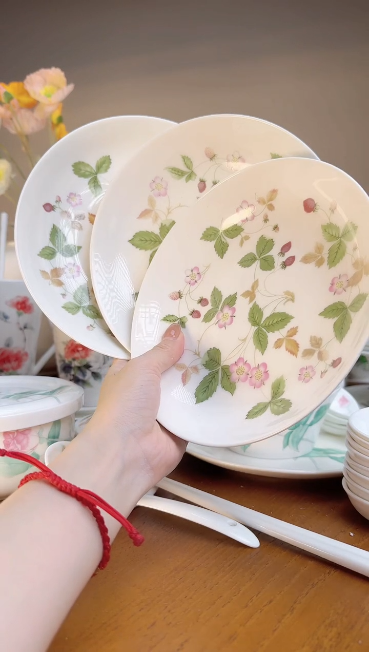 【闪购商品】莓高骨瓷新品7.3寸方2个