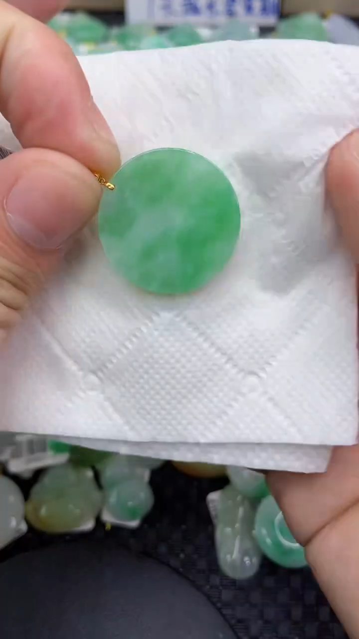 翡翠18K金镶嵌颈饰天然缅甸A货翡翠