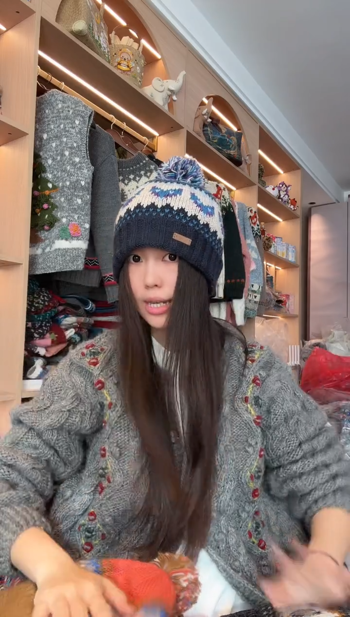 美丽如翻边白蓝狐狸