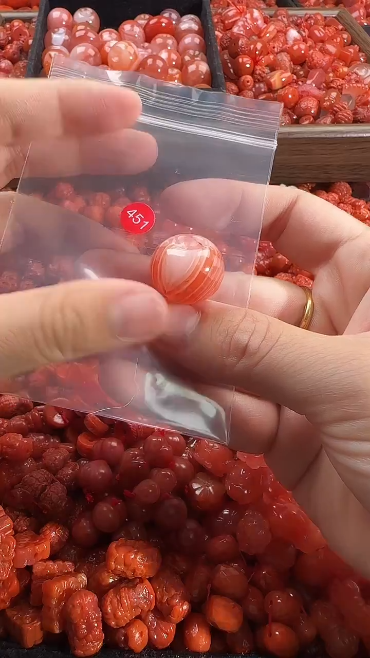 颈饰未镶嵌南红玛瑙1