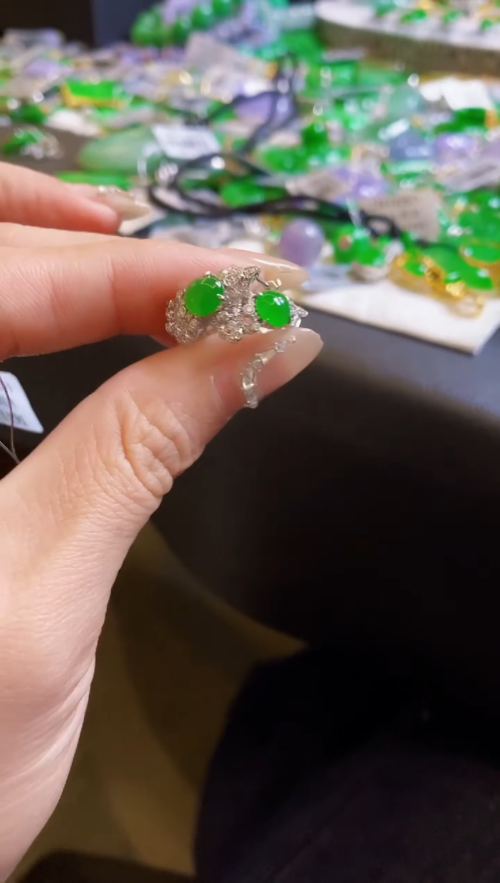 【闪购商品】定制翡翠18K金镶嵌耳饰