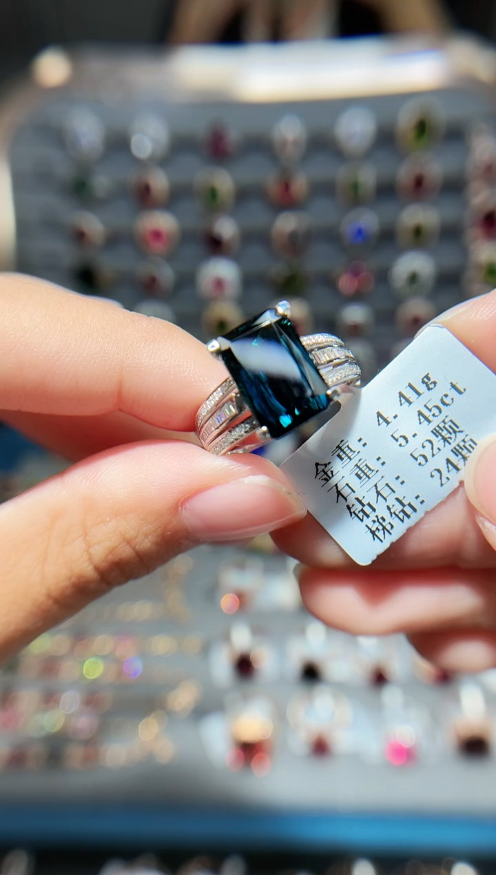18K金镶嵌戒指碧玺5.45ct