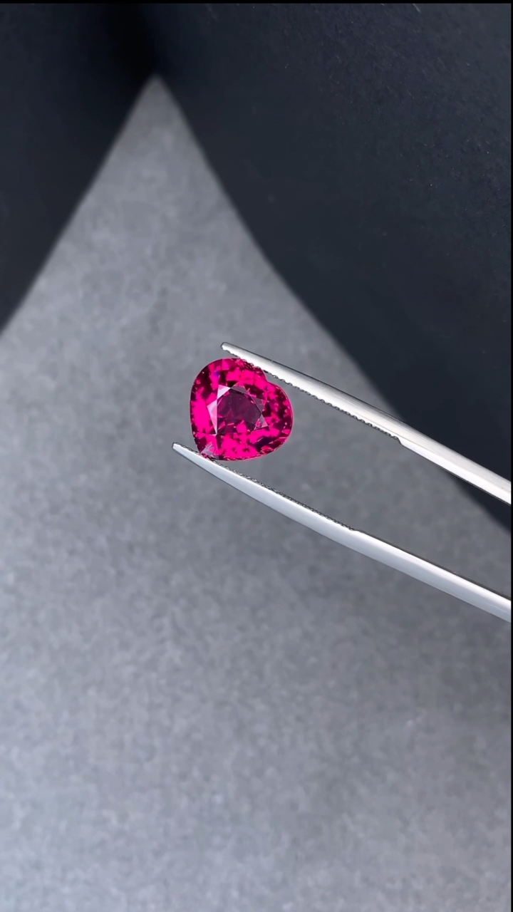 【闪购商品】石榴石裸石未镶嵌7.38克拉