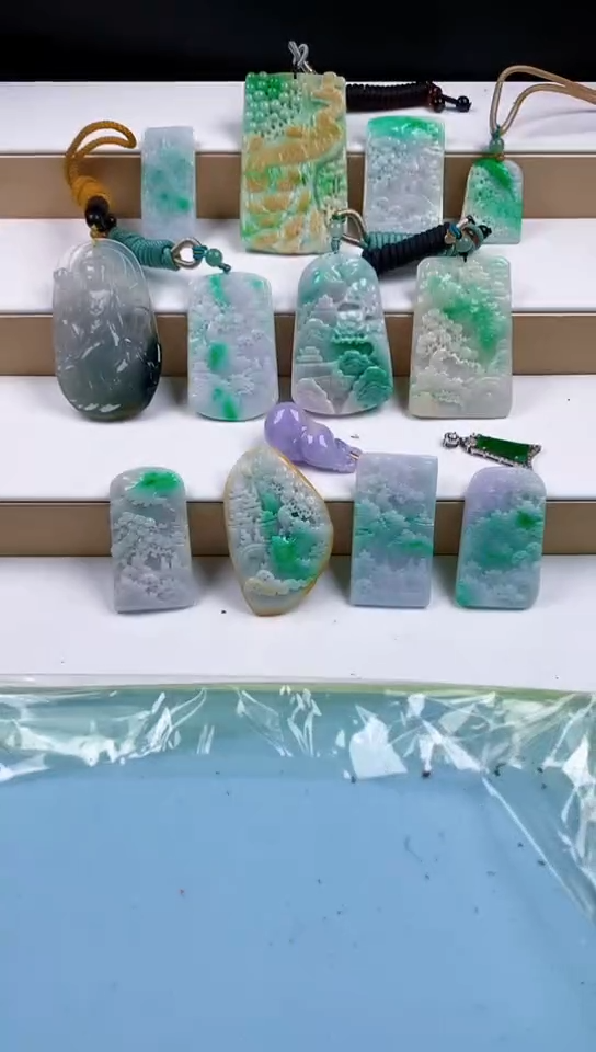 【闪购商品】翡翠挂件未镶嵌天然翡翠吊坠挂件