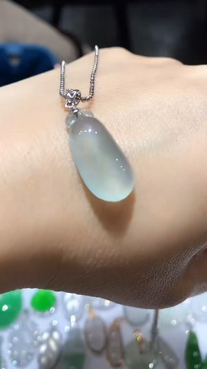 吊坠(不含链)18K金镶嵌翡翠吊坠