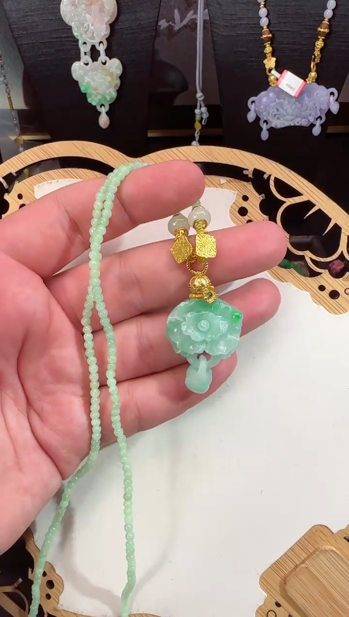 【闪购商品】翡翠颈饰未镶嵌拍照