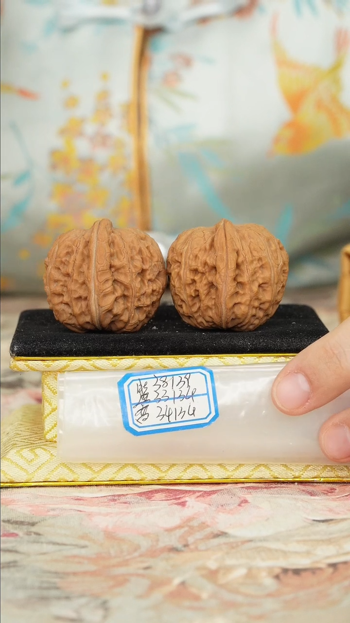 【闪购商品】文玩核桃把件平谷元宝