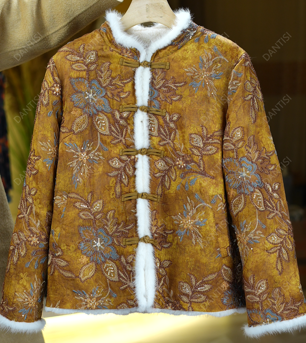 林鹿栖<<非遗美学>>2383国风复古立领盘扣织花外套