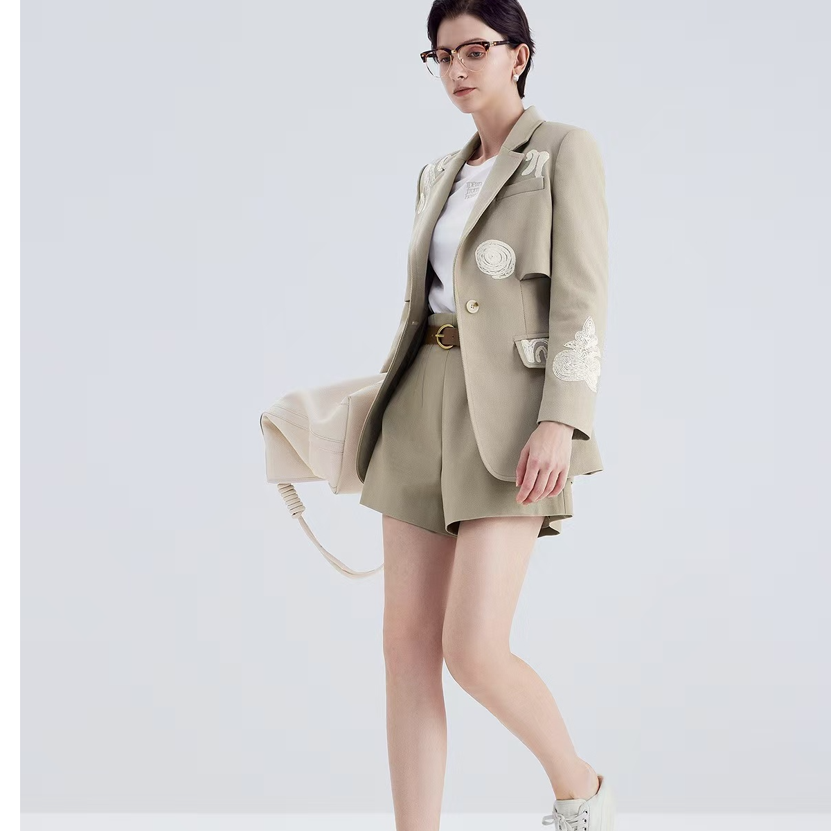意大利设计师品牌潮牌女装外套2F1W68102