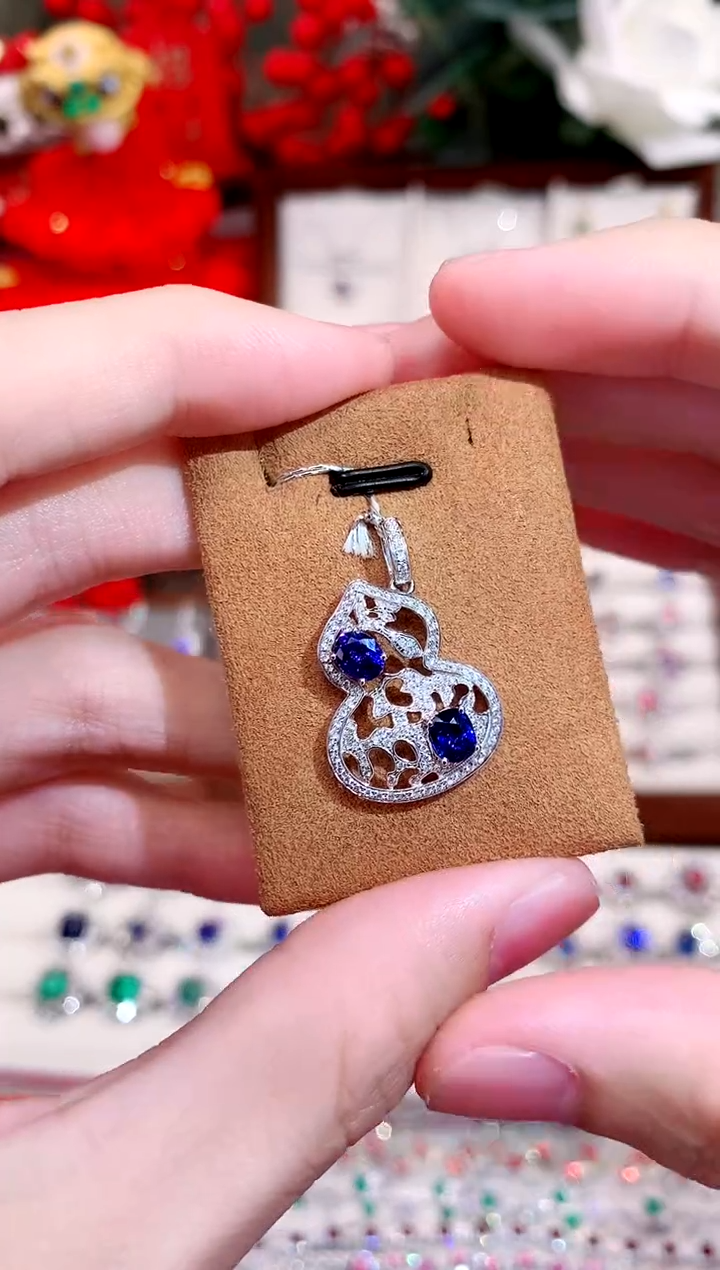 【闪购商品】蓝宝石吊坠18K金镶嵌ct/天然宝石/七天无理由