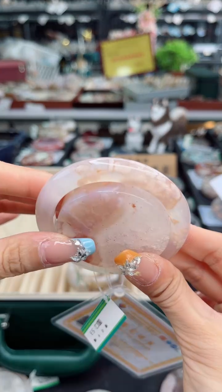 【闪购商品】石英质玉手镯未镶嵌53圈口（赠品镯心）3330209