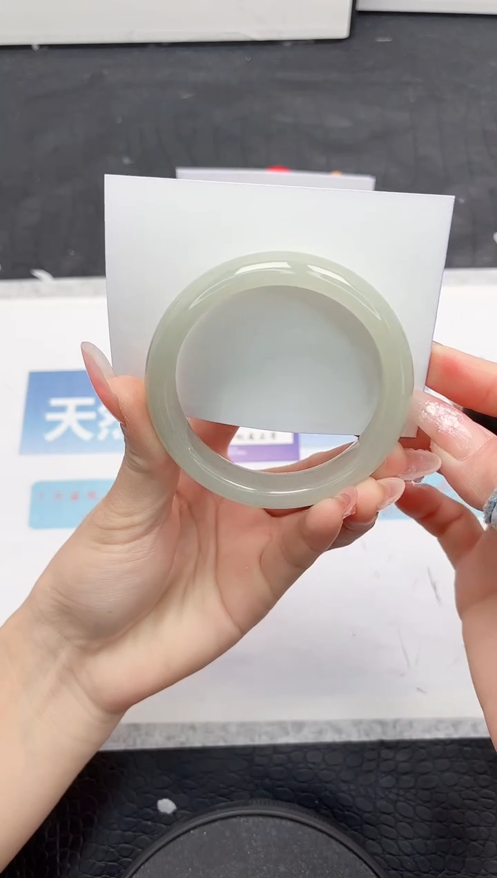 【闪购商品】石英质玉手镯未镶嵌196-54.