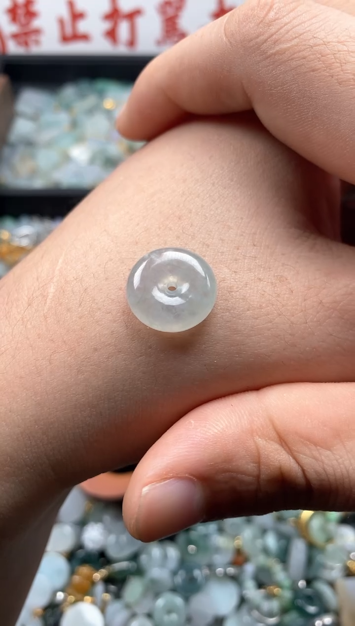 【闪购商品】翡翠颈饰未镶嵌哥哥
