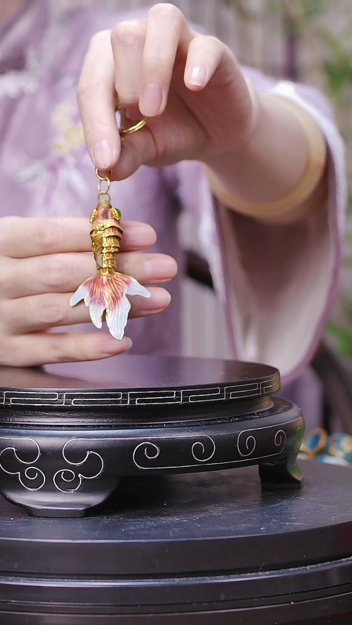 【闪购商品】非遗技艺 景泰蓝钥匙扣鱼金色