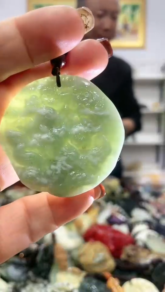 未镶嵌岫玉挂件 