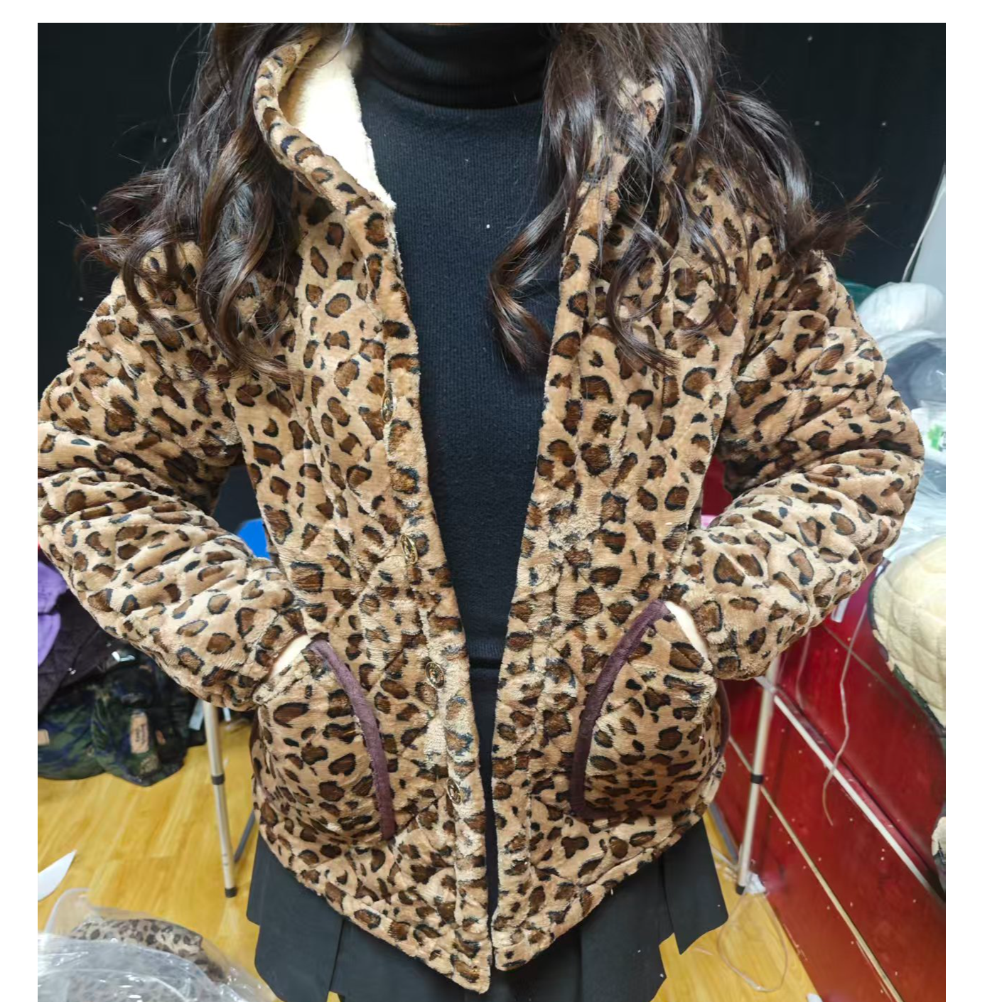 中年妈妈豹纹外套短外套女士中老年女装夹克豹纹秋冬连帽加绒