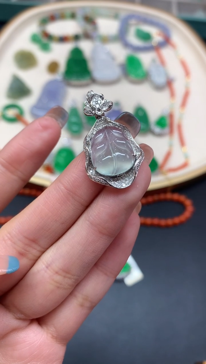 【闪购商品】翡翠吊坠(不含链)18K金镶嵌吊坠A67|5800