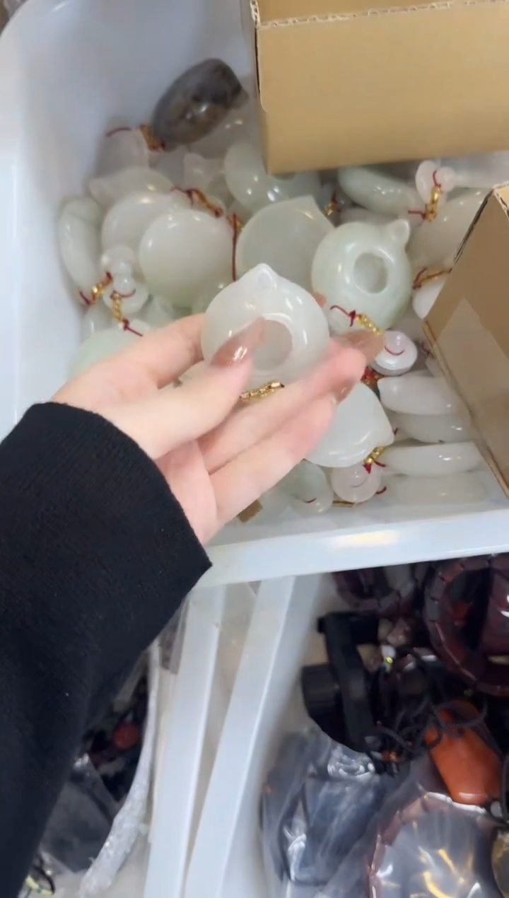 未镶嵌透闪石质玉把件把把壶