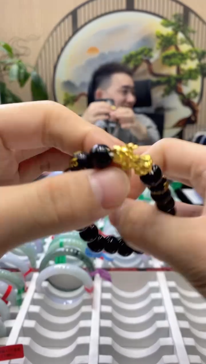 【闪购商品】黑曜岩手链合金000013453