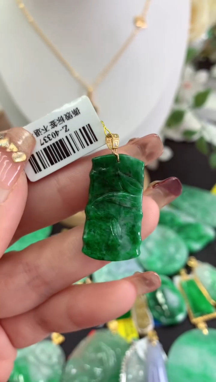 【闪购商品】翡翠吊坠(不含链)18K金镶嵌挂件