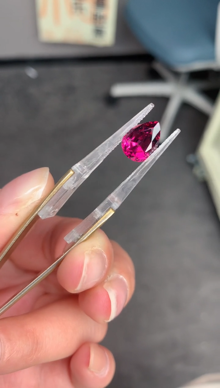 【闪购商品】石榴石裸石未镶嵌4ct镁铝榴石