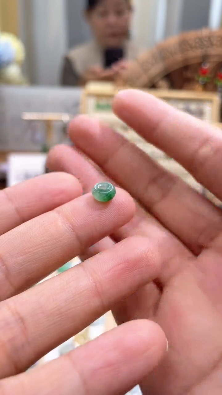 【闪购商品】翡翠颈饰未镶嵌甜甜圈