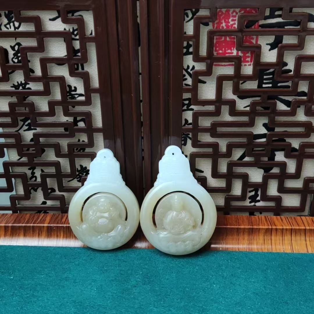 和田玉------且末糖白吊坠