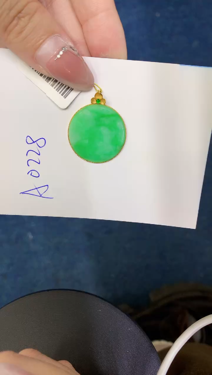 【闪购商品】翡翠颈饰18K金镶嵌0000000000000