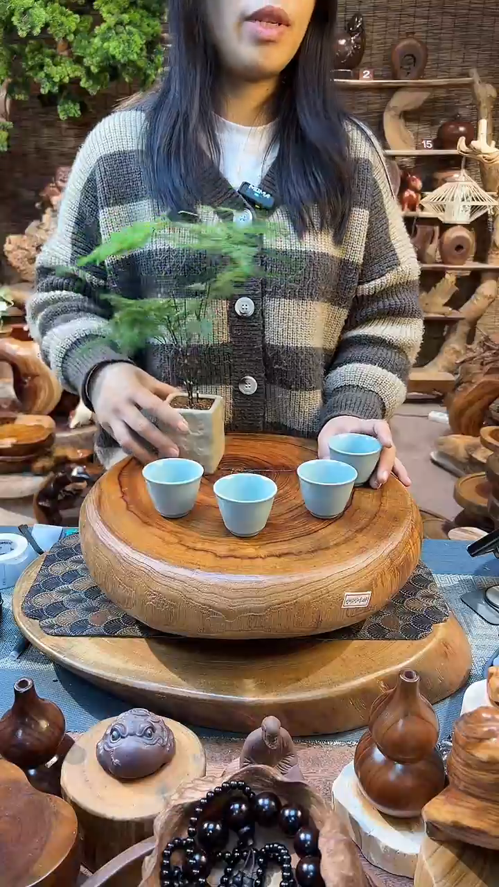 木香樟木-四脚底座摆件38*38/12