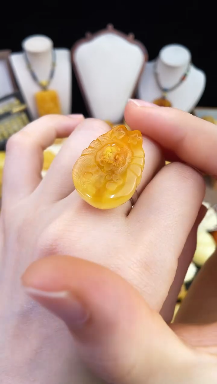 琥珀未镶嵌珠宝奇石柒月