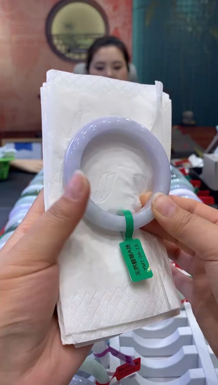 【闪购商品】翡翠手镯未镶嵌多人0005643