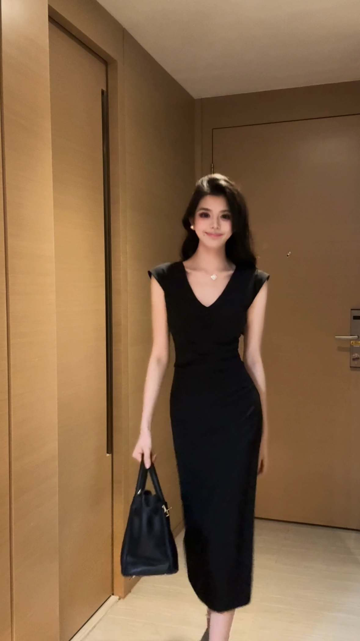 【少量现货】气质法式设计感显瘦修身小黑裙女装连衣裙87007款