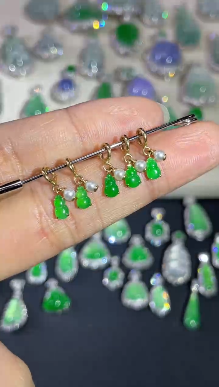 吊坠(不含链)18K金镶嵌翡翠A662|680（多样性发其一）