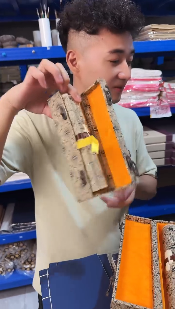 心经手卷1个带盒