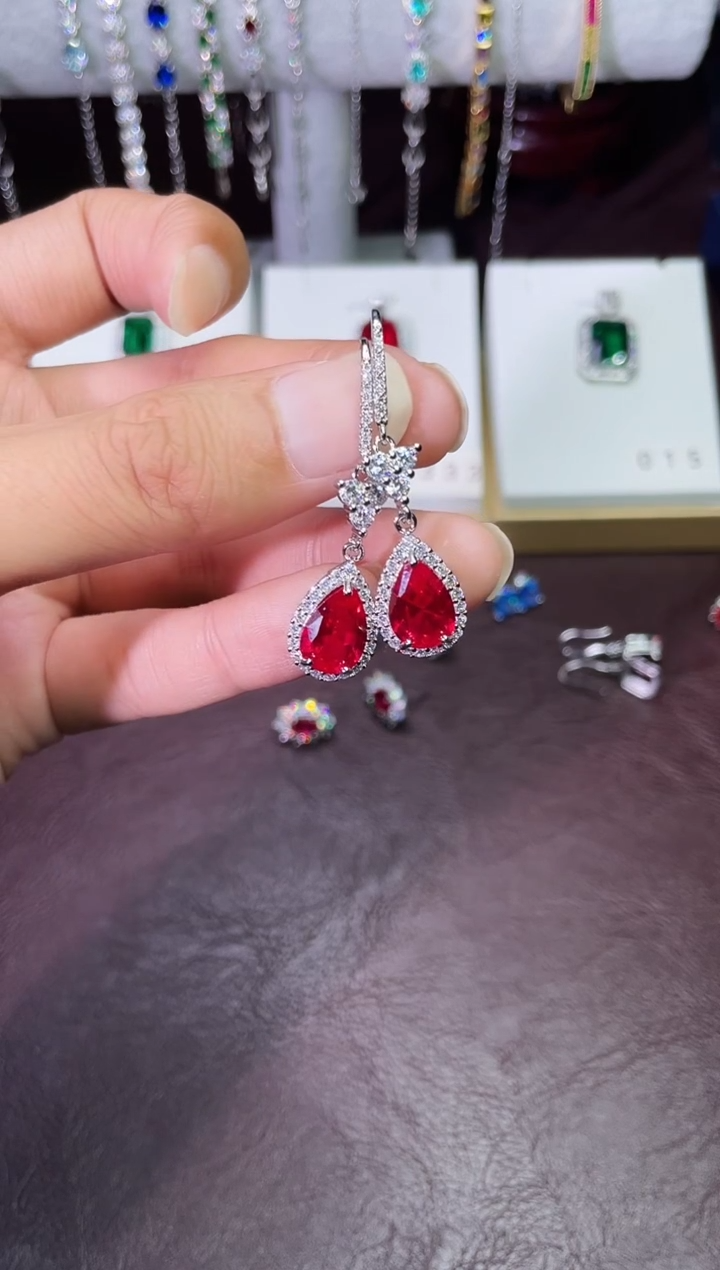 合金合成钻石红宝耳坠