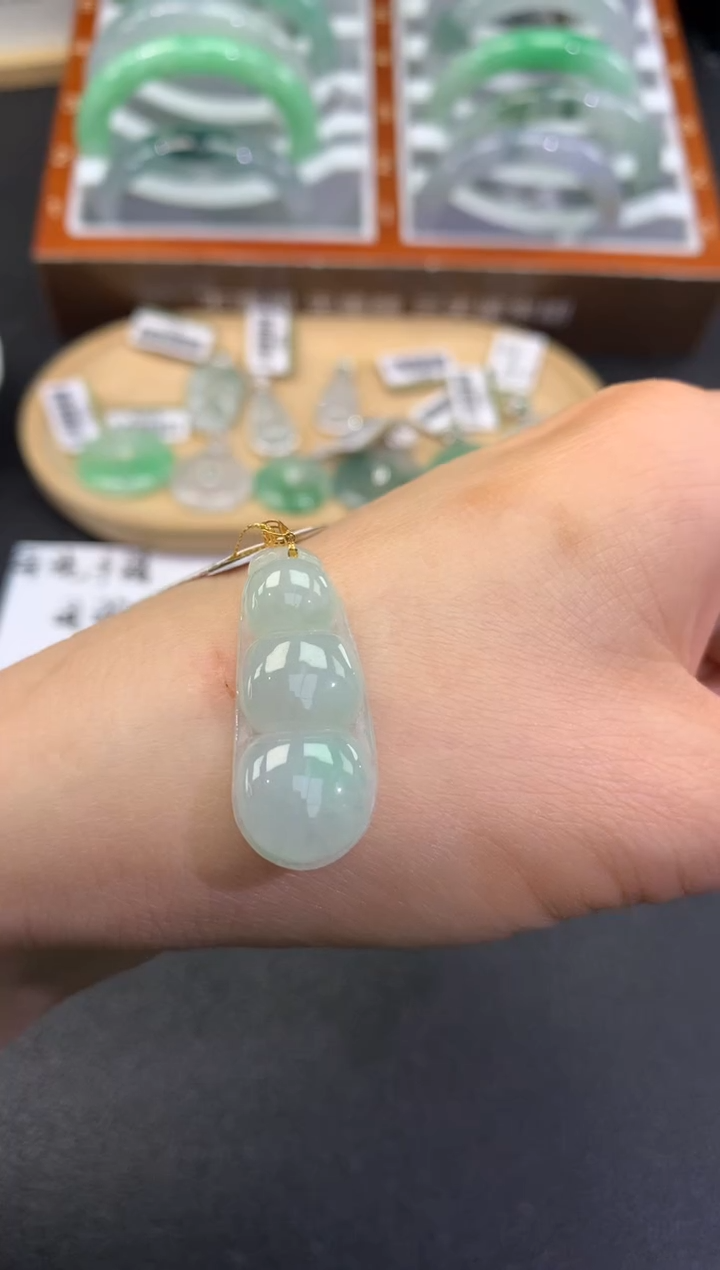 【闪购商品】翡翠颈饰18K金镶嵌              