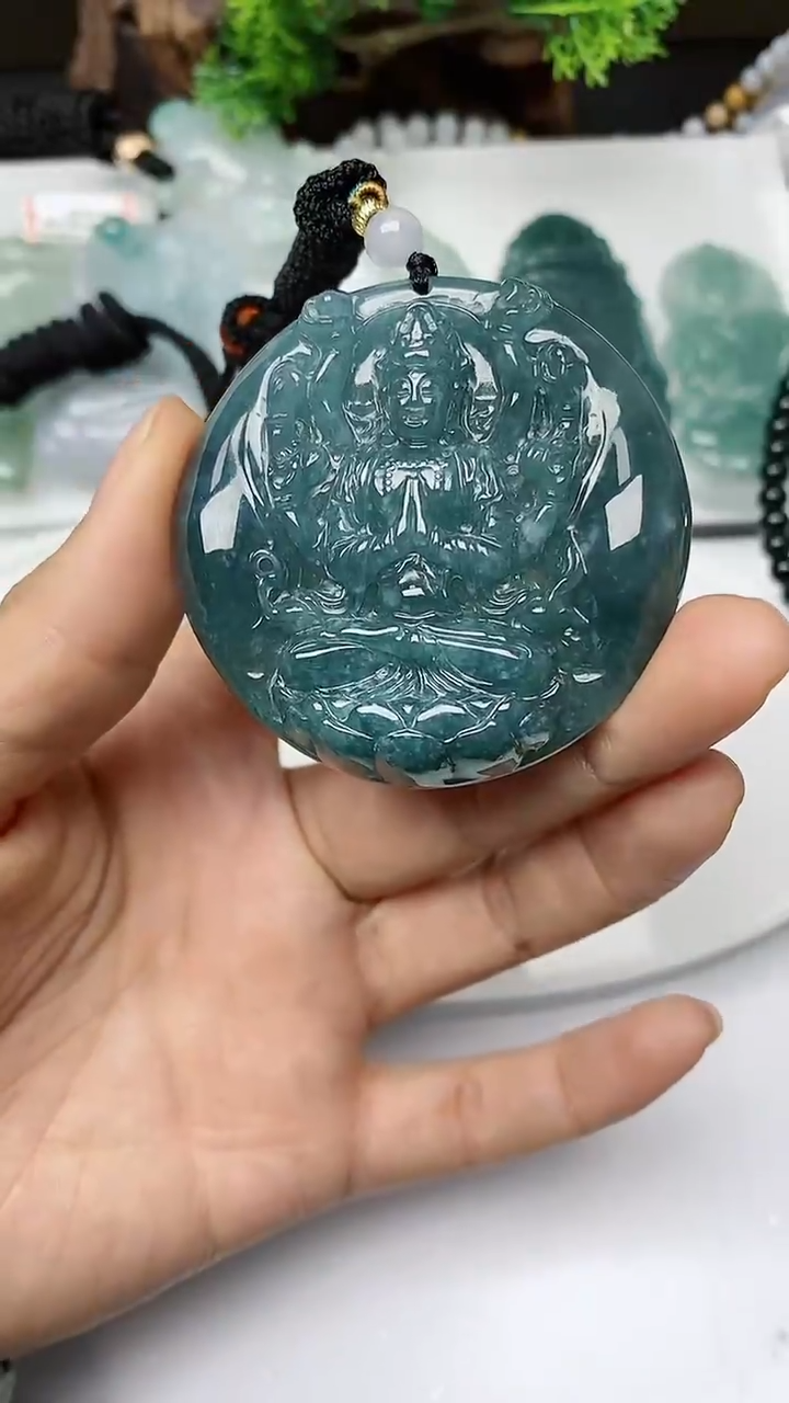 【闪购商品】翡翠颈饰未镶嵌         