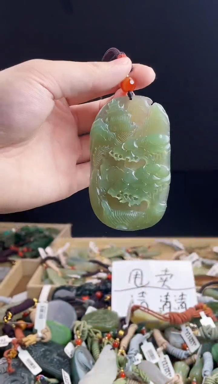 颈饰未镶嵌和田玉1