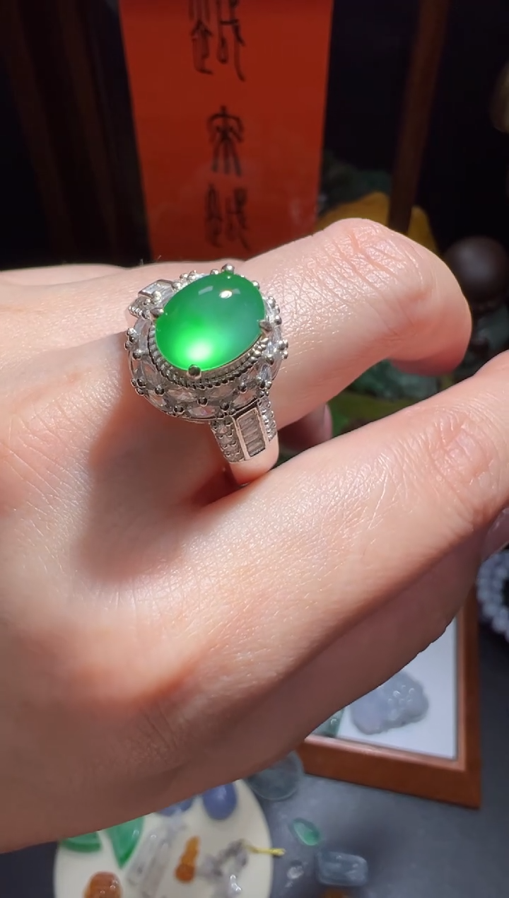 未镶嵌定制翡翠8.9*6.9*4.5蛋面