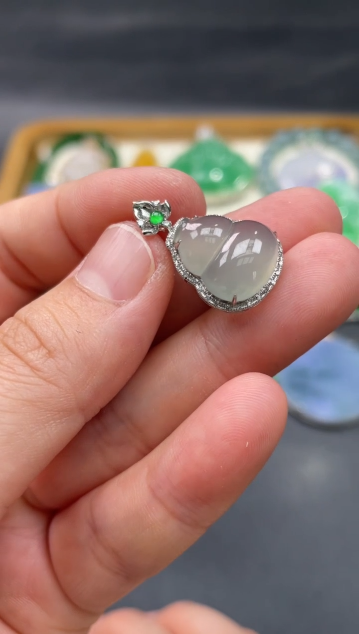 【闪购商品】翡翠颈饰18K金镶嵌140......