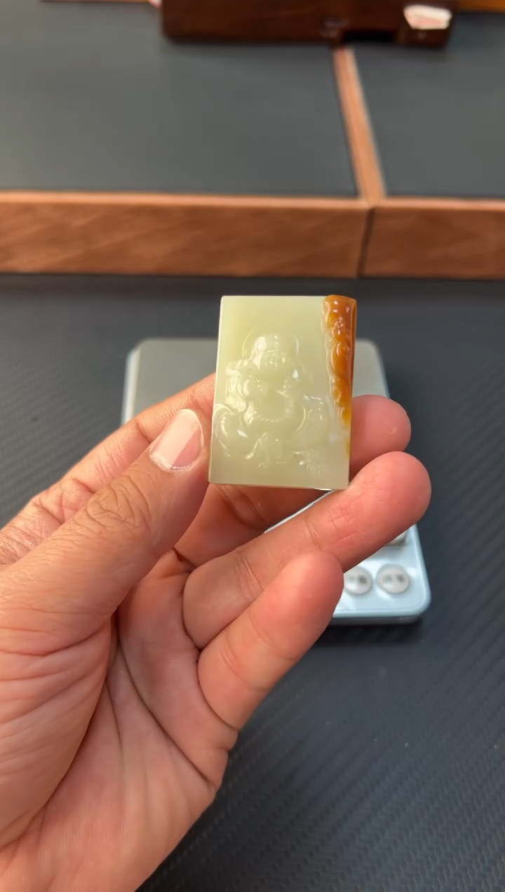 和田玉未镶嵌吊坠(赠链)若羌微色差