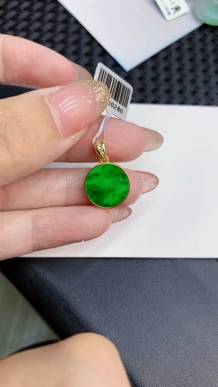 翡翠银S925镶嵌颈饰            8