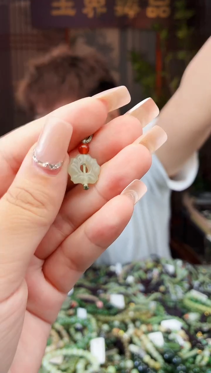 和田玉未镶嵌颈饰拍一发一