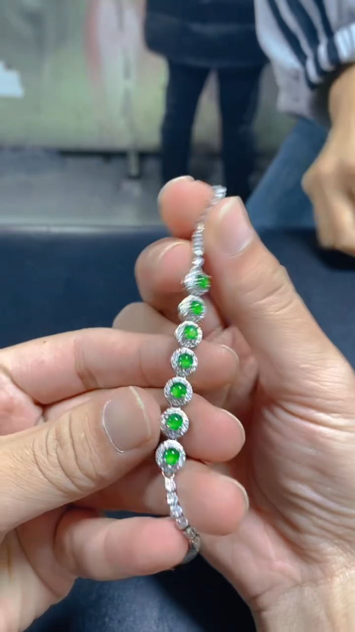 【闪购商品】翡翠手链未镶嵌0951232725多样性发一